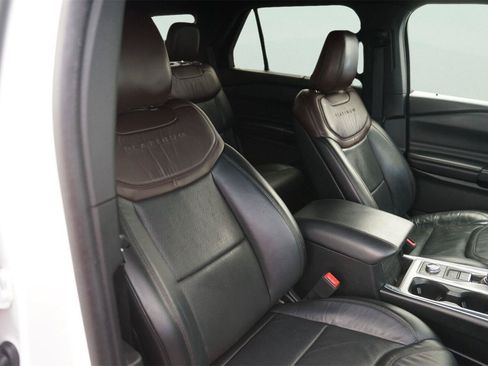 Used 2020 Ford Explorer Platinum w/ Premium Technology Package AWD/4WD image 22