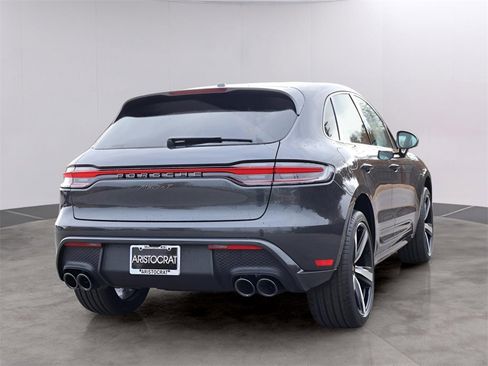 New 2026 Porsche Macan image 8