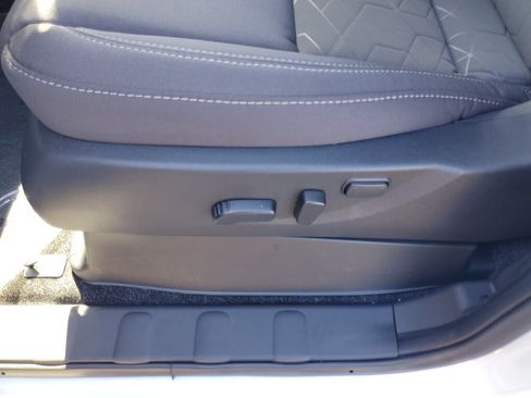 New 2026 Nissan Frontier SV w/ Tow Package RWD image 17