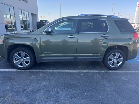 Used 2015 GMC Terrain SLT image 1
