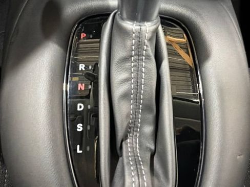 Used 2024 Honda HR-V LX image 39