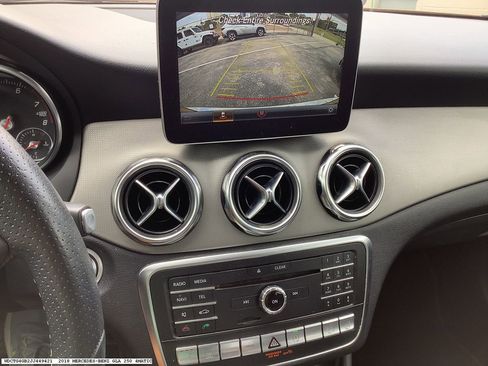 Used 2018 Mercedes-Benz GLA 250 4MATIC image 13