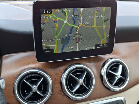 Used 2019 Mercedes-Benz GLA 250 4MATIC image 19