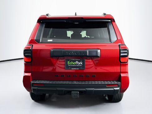 Used 2025 Toyota 4Runner SR5 AWD/4WD image 7