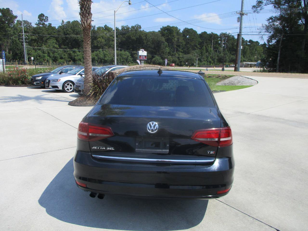 Used 2017 Volkswagen Jetta SEL FWD image 9