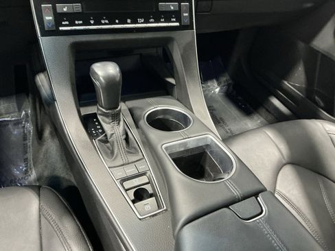 Used 2022 Toyota Avalon XLE image 17