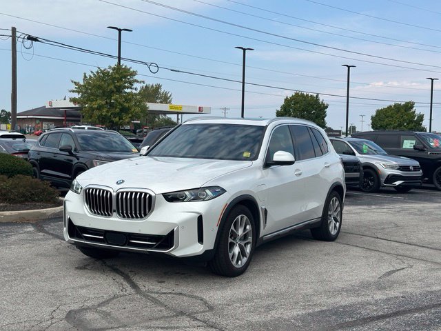 Certified 2026 BMW X5 xDrive50e w/ Climate Comfort Package AWD/4WD image 3