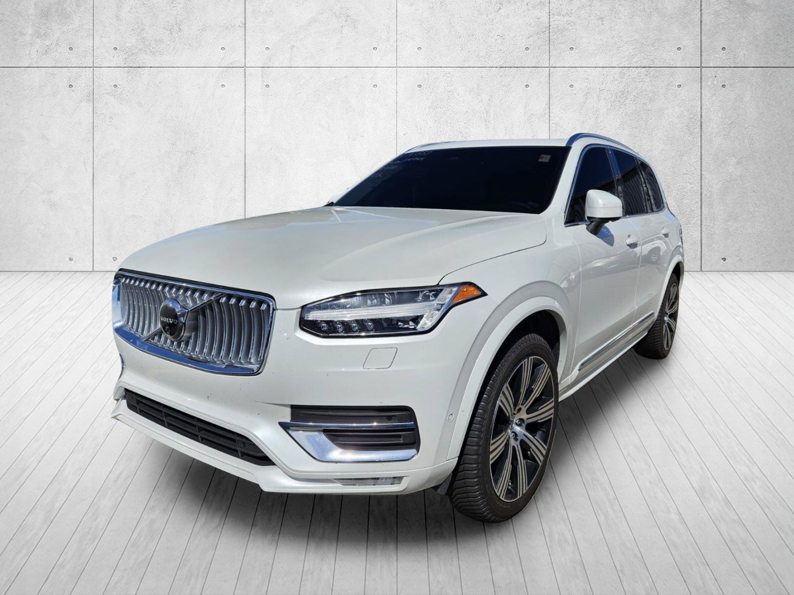 Used 2024 Volvo XC90 B6 Plus w/ Protection Package Premier AWD/4WD image 4