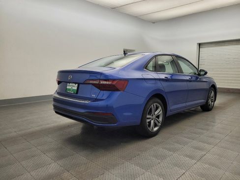 Used 2024 Volkswagen Jetta SE image 9