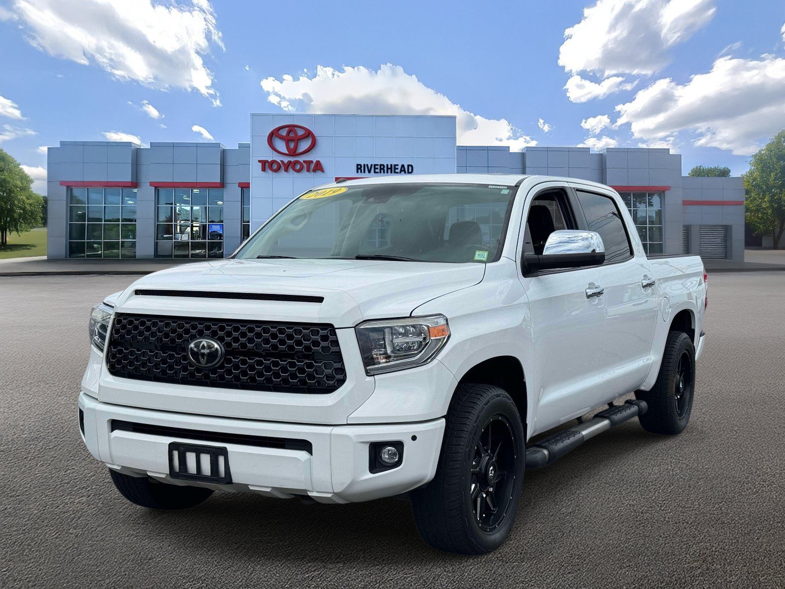 Used 2019 Toyota Tundra Platinum AWD/4WD image 1
