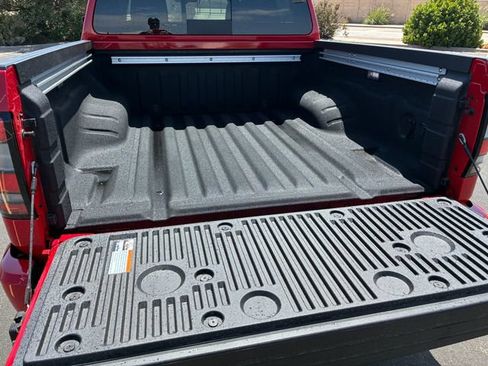 New 2026 Nissan Frontier SV w/ SV Convenience Package AWD/4WD image 11