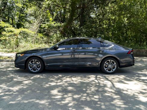 Used 2023 Honda Accord EX-L image 6