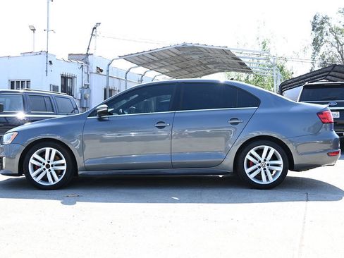 Used 2012 Volkswagen Jetta GLI FWD image 4