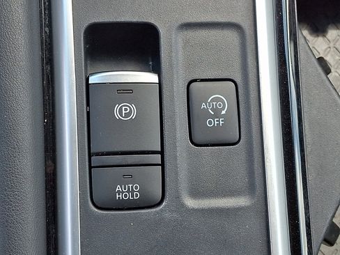 Used 2024 Nissan Pathfinder SL w/ SL Premium Package AWD/4WD image 29