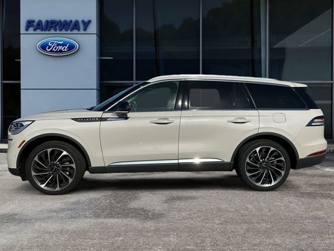 Used 2022 Lincoln Aviator Reserve w/ Equipment Group 201A image 7