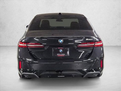 Used 2027 BMW 530i w/ M Sport Package RWD image 8