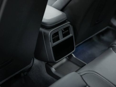 New 2026 Porsche Taycan GTS image 28