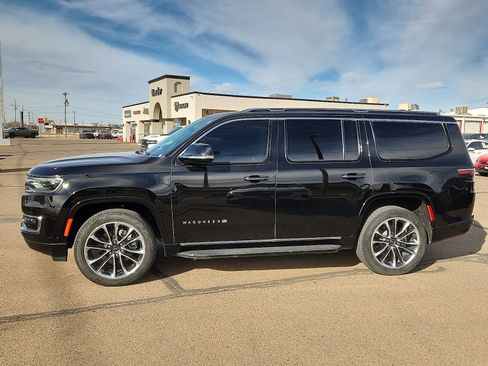 Used 2024 Jeep Wagoneer Series II w/ Premium Group I image 2