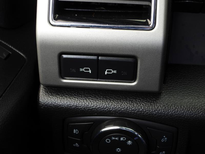 Used 2020 Ford F250 Crew Cab Lariat w/ Tremor Off-Road Package AWD/4WD image 93