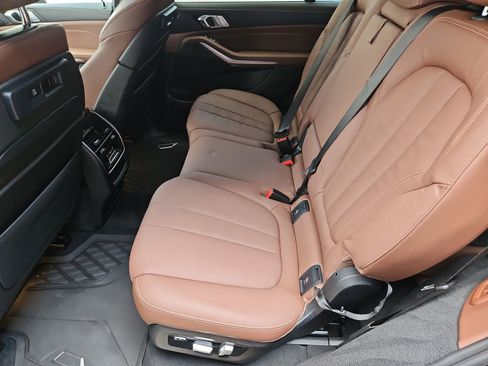 Used 2022 BMW X7 xDrive40i w/ Executive Package image 18