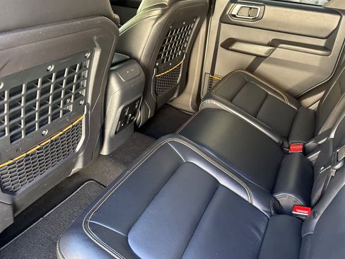 Used 2024 Ford Bronco Badlands image 13