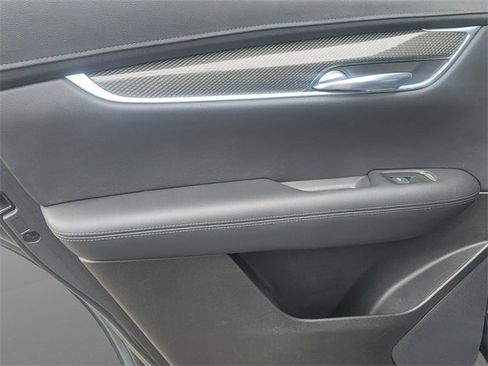 Used 2022 Cadillac XT5 Sportv image 14