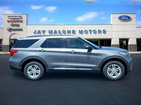 Certified 2022 Ford Explorer XLT w/ Class IV Trailer Tow Package AWD/4WD image 1