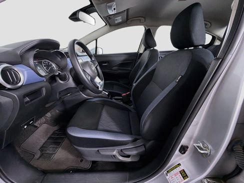 Used 2025 Nissan Versa SV FWD image 13