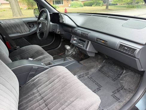 Used 1993 Pontiac Grand Prix LE FWD image 15