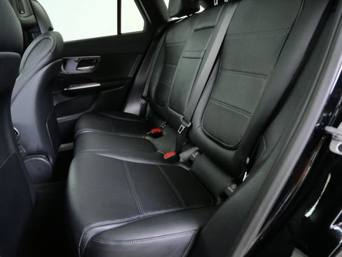 Certified 2026 Mercedes-Benz GLC 300 4MATIC image 17