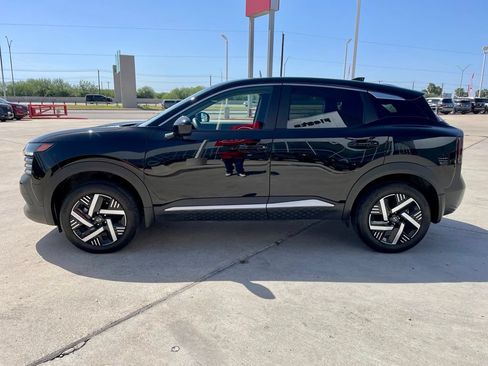 Used 2025 Nissan Kicks SV FWD image 4