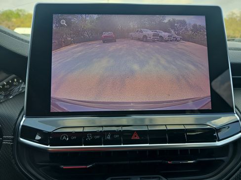 Used 2022 Jeep Compass Altitude w/ Sun and Sound Group image 14