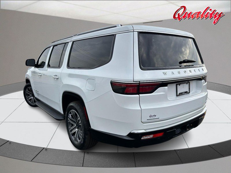 Used 2023 Jeep Wagoneer L Series II AWD/4WD image 5