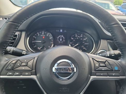 Used 2022 Nissan Rogue Sport SL FWD image 22