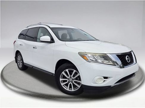 Used 2016 Nissan Pathfinder S FWD image 3