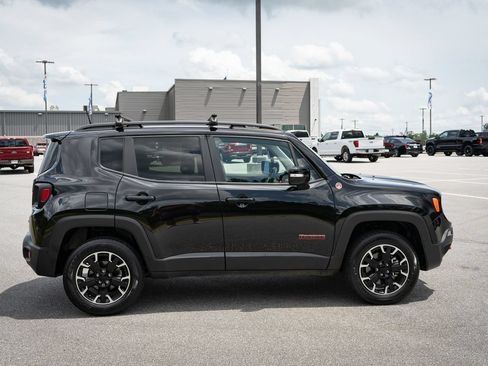 Used 2023 Jeep Renegade Trailhawk AWD/4WD image 11