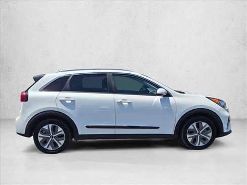 Used 2019 Kia Niro EX Premium FWD image 4