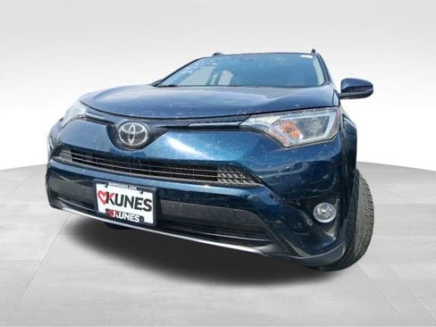 Used 2018 Toyota RAV4 XLE AWD/4WD image 5