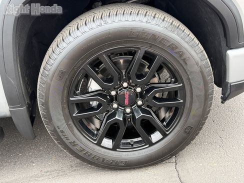 Used 2025 GMC Sierra 1500 Elevation image 10
