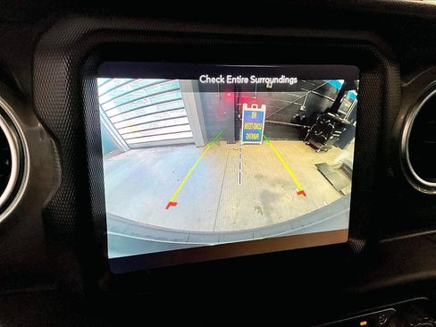 Used 2023 Jeep Wrangler Unlimited Sahara AWD/4WD image 20