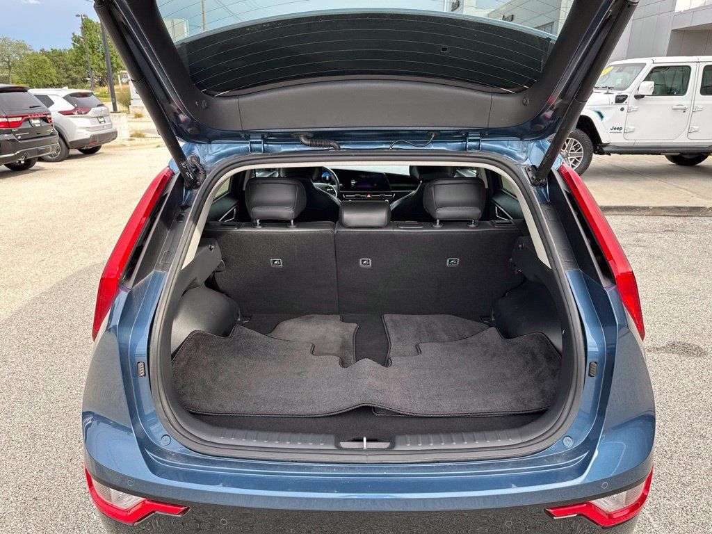 Used 2024 Kia Niro Wind w/ Wind Preserve Package FWD image 12
