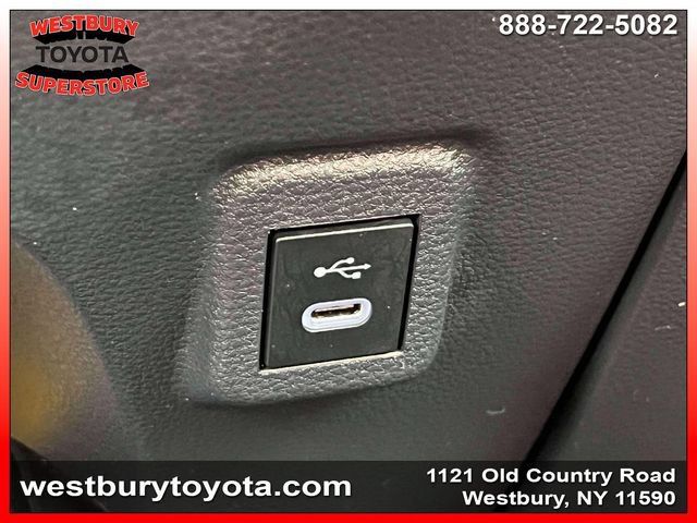 Used 2024 Toyota Corolla SE w/ SE Premium Package FWD image 30