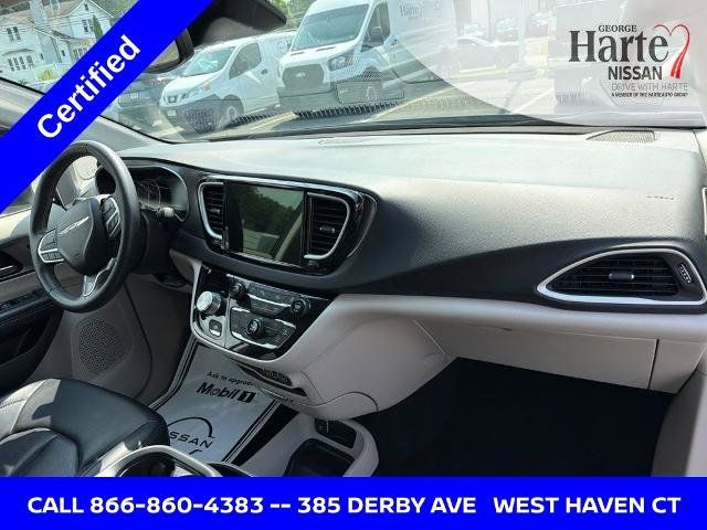 Used 2023 Chrysler Pacifica Touring-L FWD image 30