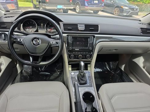Used 2018 Volkswagen Passat 2.0T SE FWD image 26