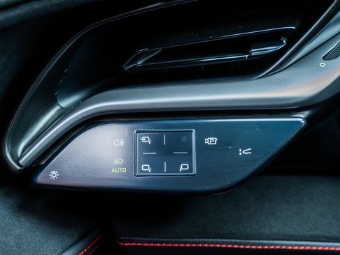Used 2022 Ferrari SF90 Stradale AWD/4WD image 21