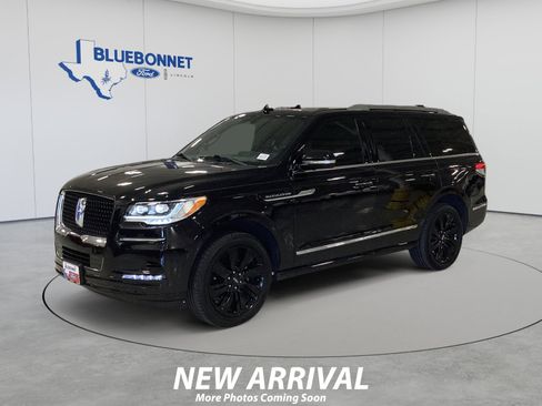 Used 2024 Lincoln Navigator Reserve AWD/4WD image 1
