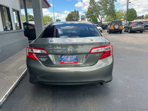 Used 2014 Toyota Camry LE FWD image 27