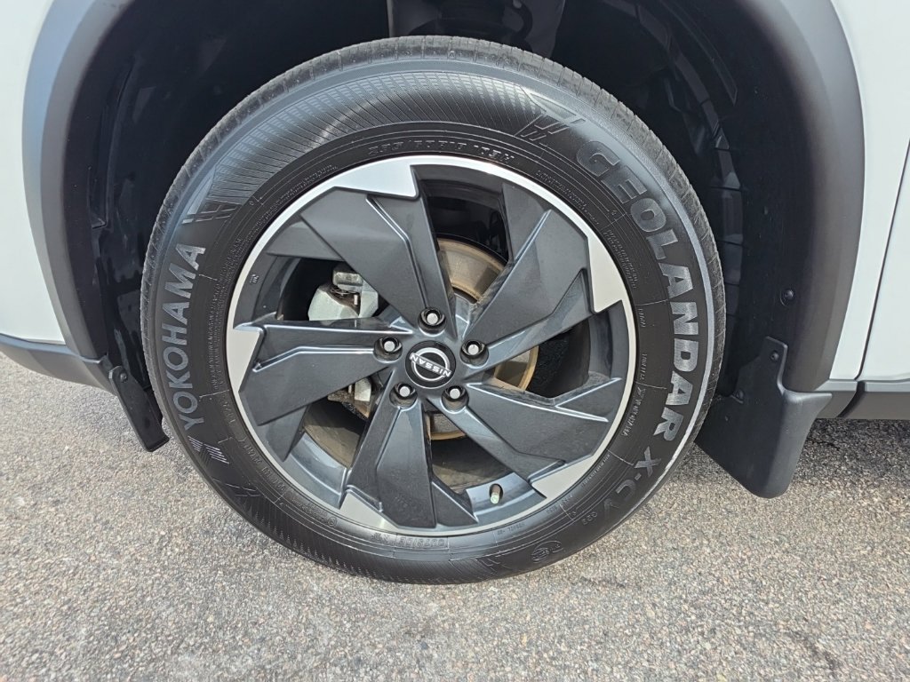 Certified 2026 Nissan Rogue SV AWD/4WD image 21