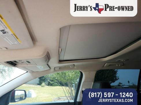 Used 2022 GMC Acadia Denali w/ Denali Ultimate Package FWD image 8