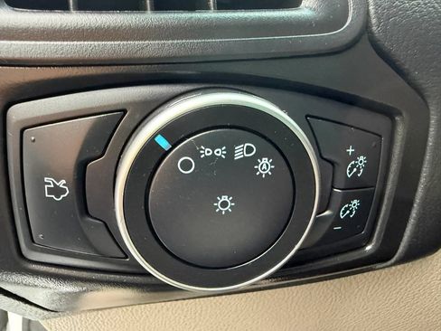 Used 2018 Ford Focus SE FWD image 20